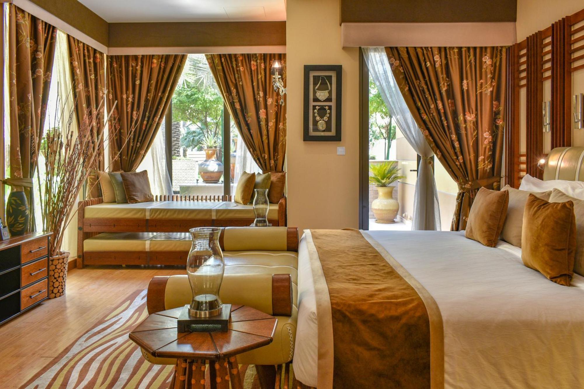 Palavra Resort Manama Ngoại thất bức ảnh A suite at the Jumeirah Creekside