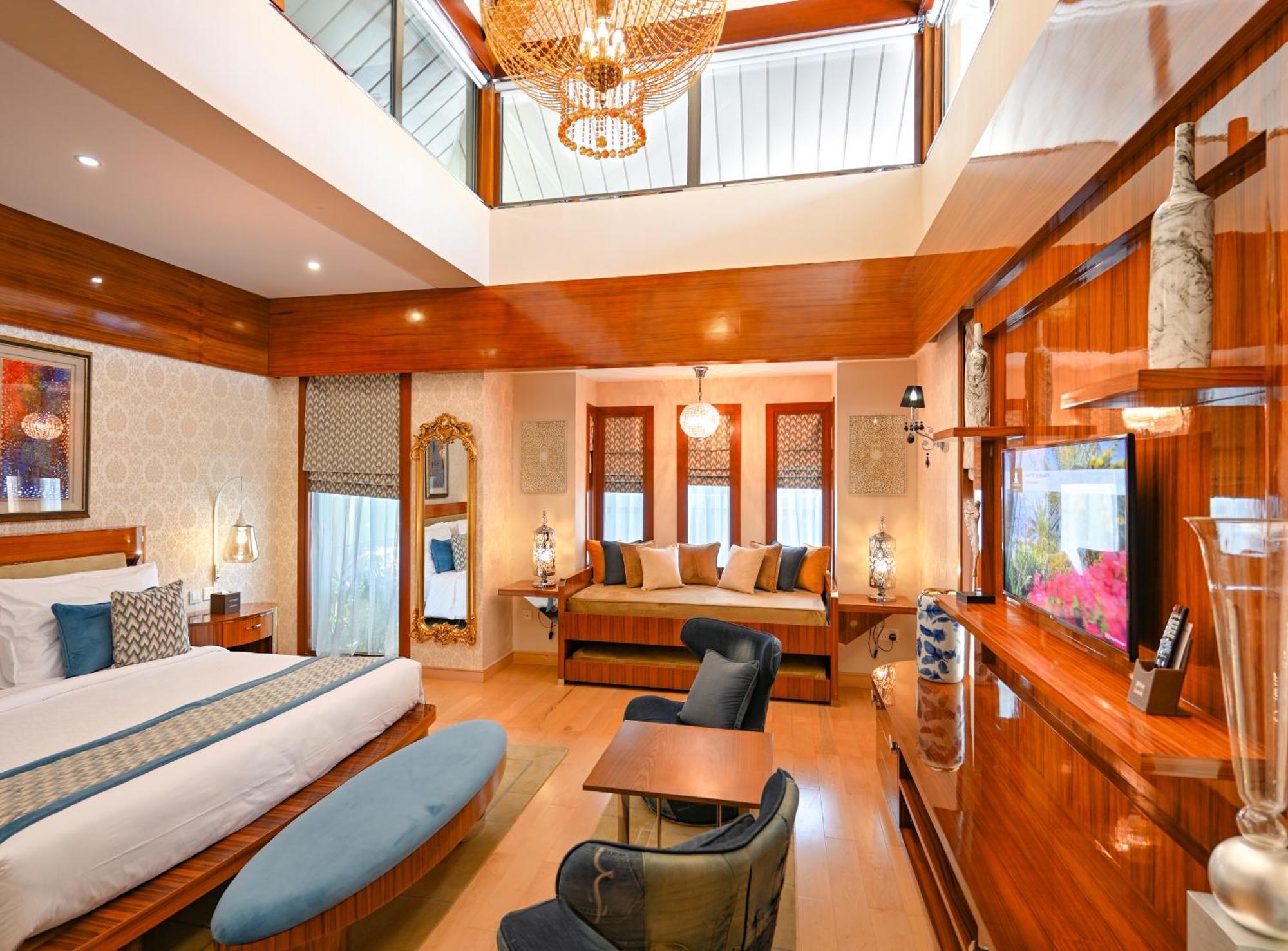 Palavra Resort Manama Ngoại thất bức ảnh Suite at the Taj Bengal