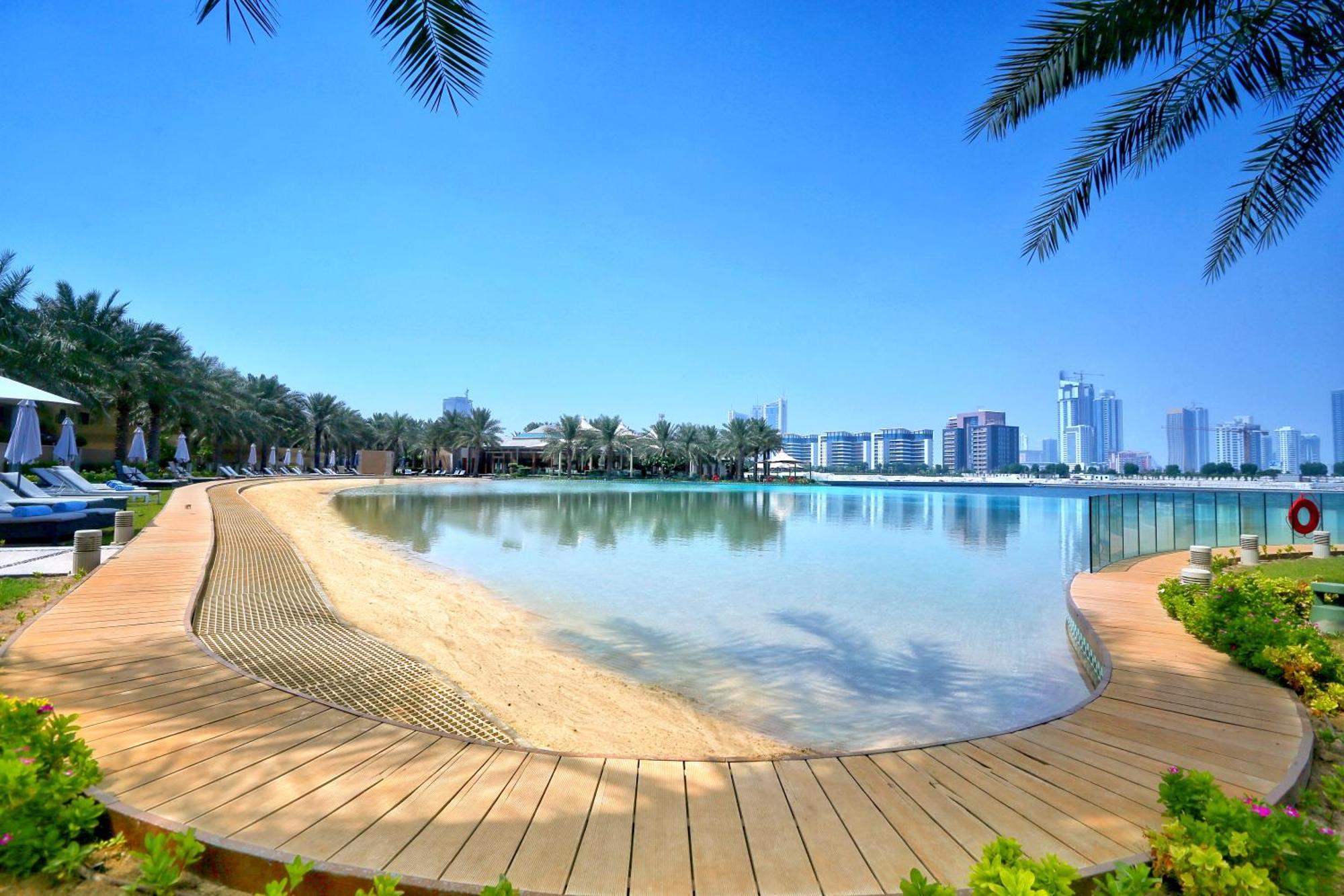 Palavra Resort Manama Ngoại thất bức ảnh The Lagoon