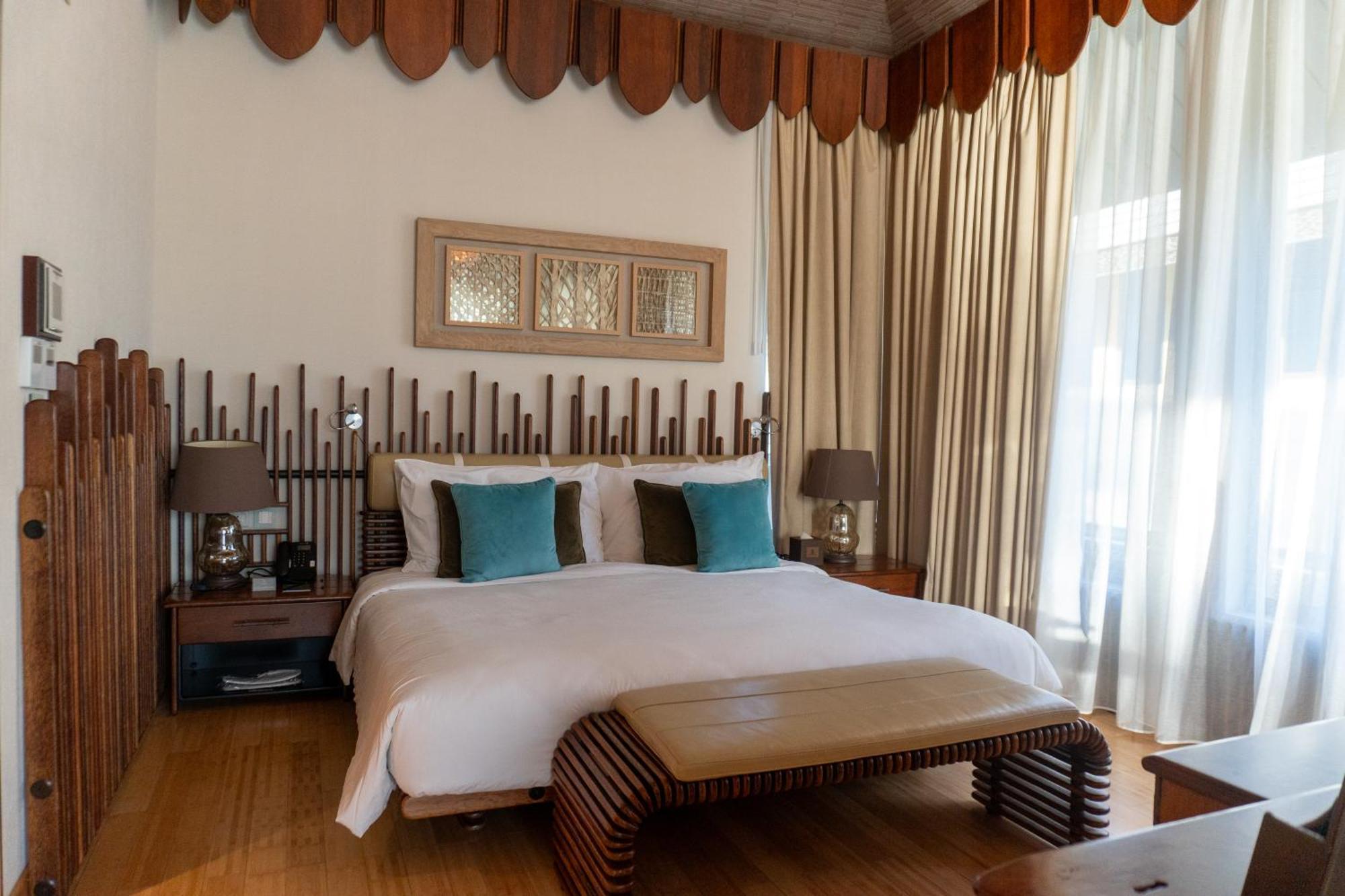 Palavra Resort Manama Ngoại thất bức ảnh A bedroom at the hotel