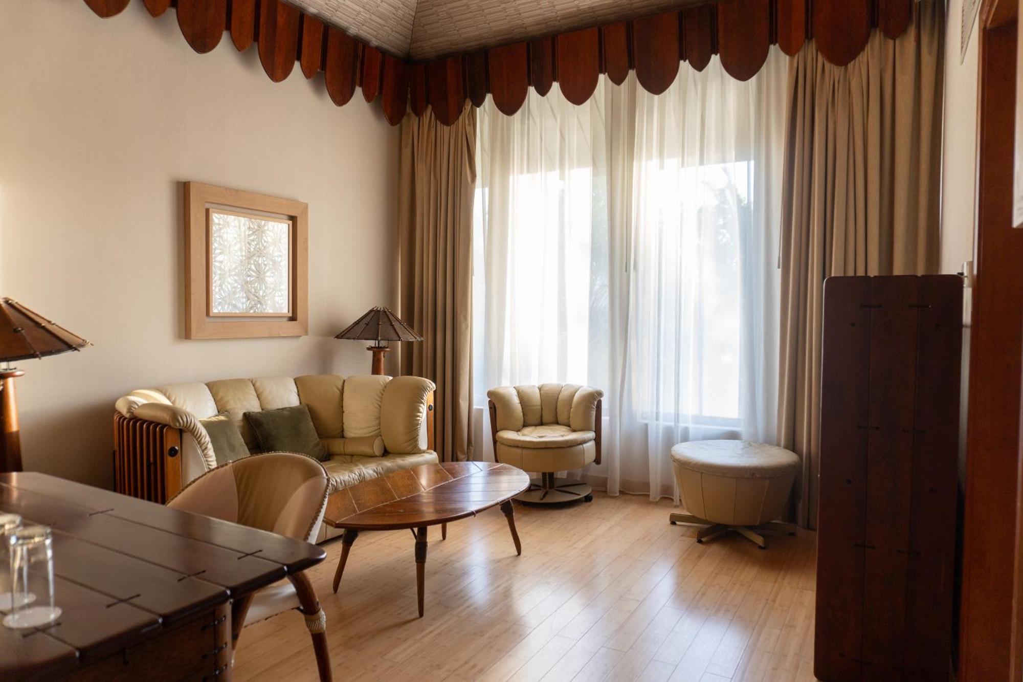 Palavra Resort Manama Ngoại thất bức ảnh A living room