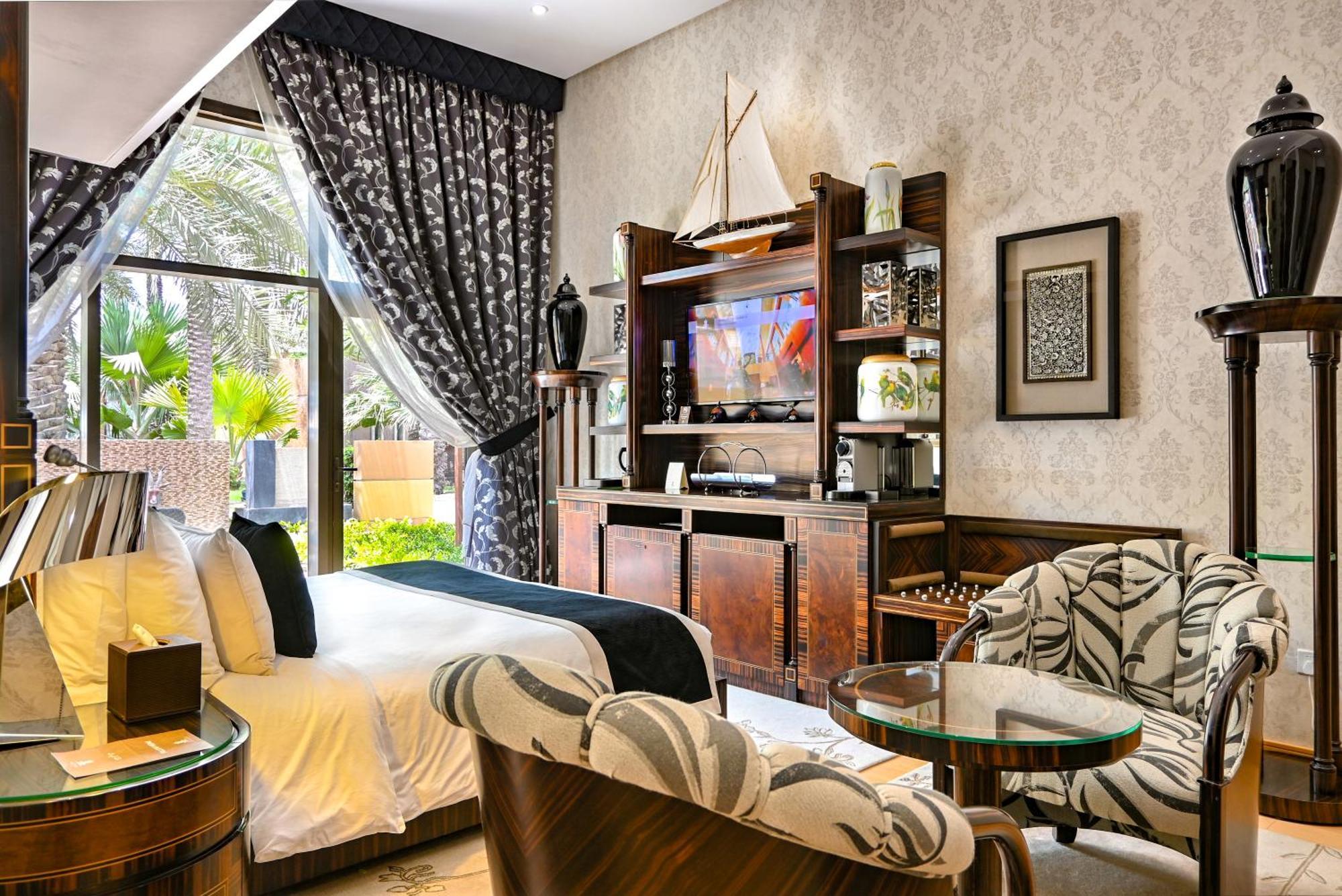 Palavra Resort Manama Ngoại thất bức ảnh A room at the hotel