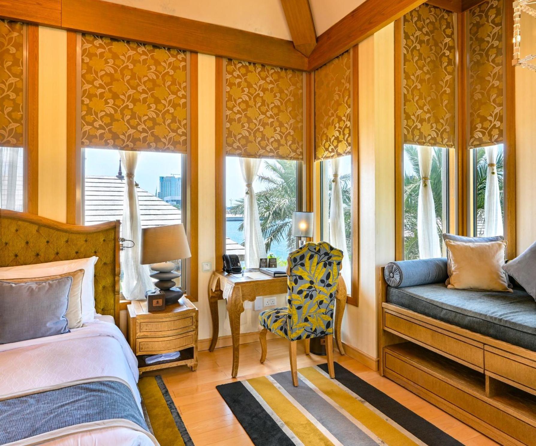 Palavra Resort Manama Ngoại thất bức ảnh A room at the Oberoi Dubai