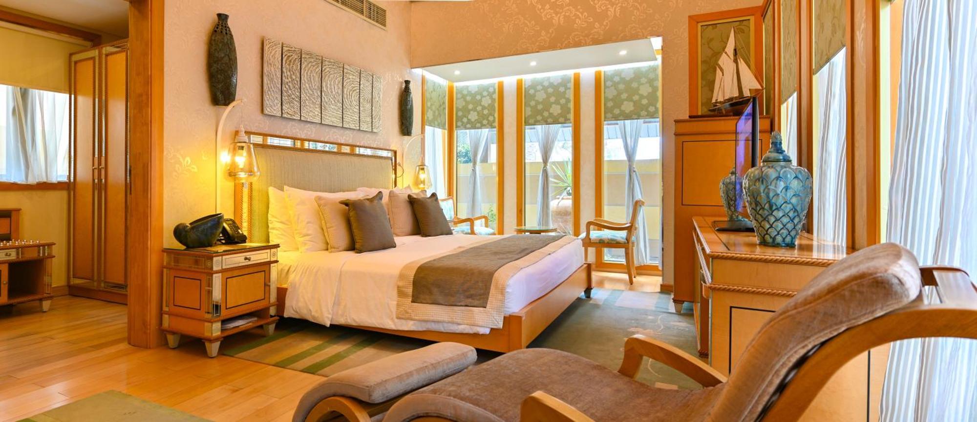 Palavra Resort Manama Ngoại thất bức ảnh A bedroom at the Taj Bengal